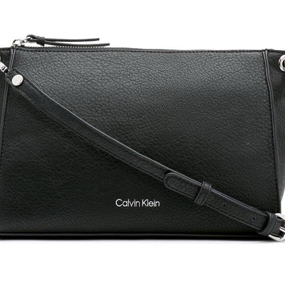 Calvin Klein Textured Black Shoulder Bag - Picture 1 of 4